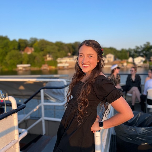 Meet your Posher, Riley - Picture 1 of 3